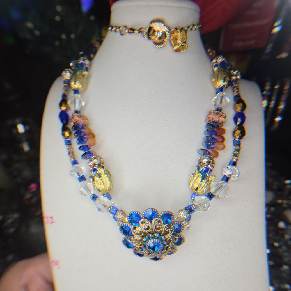 Artisan Statement Asian STYLE STONE & Crystal Necklace - Picture 5 of 13